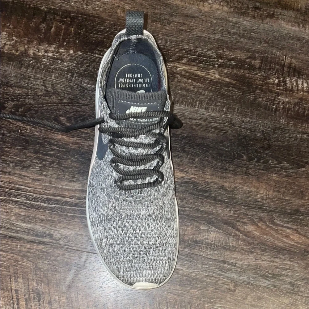 Nike Black and Gray Comfort Sneakers